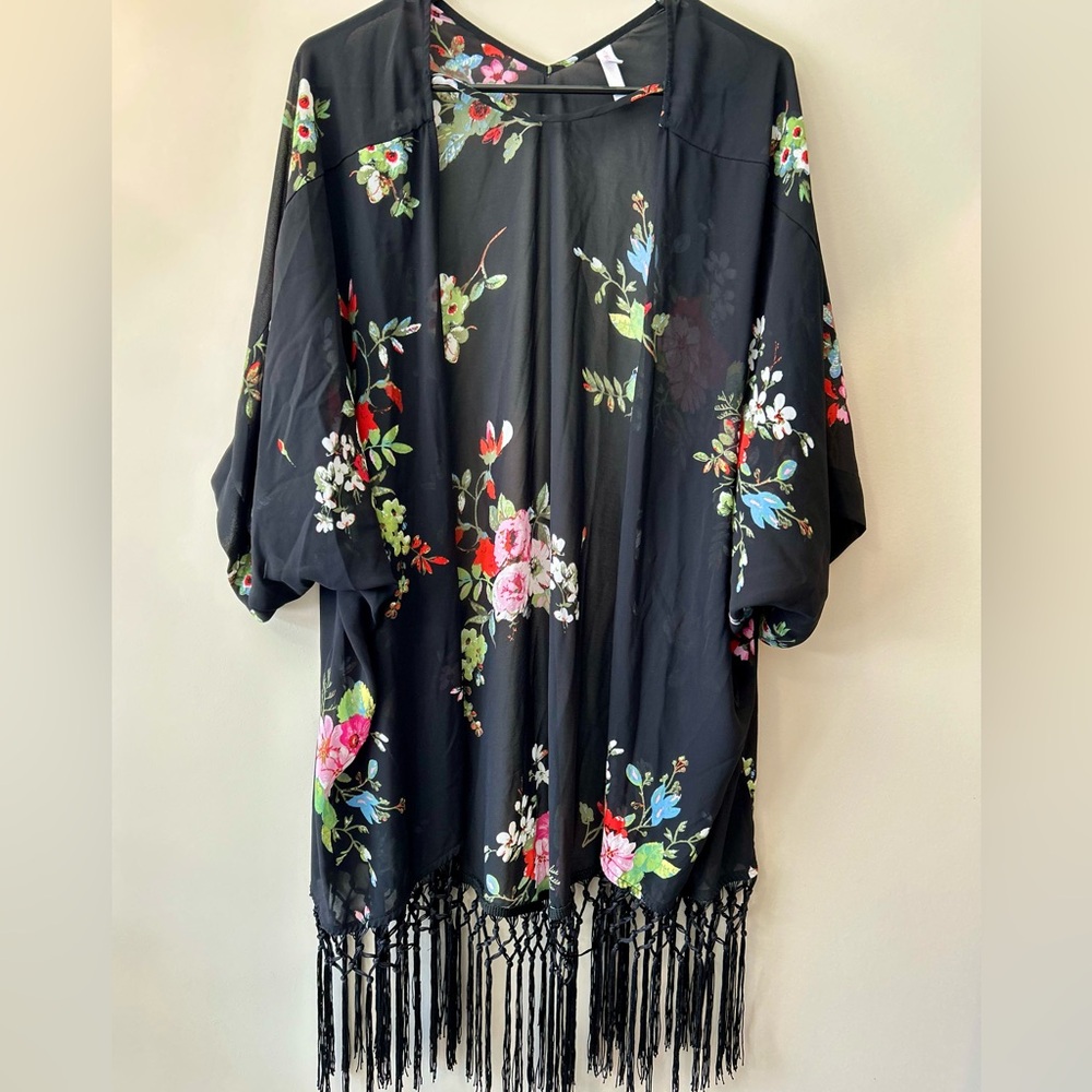 Last Chance Sale! Low Prices 💥 Xhilaration Black Floral Kimono